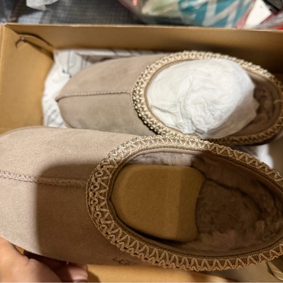 UGG Tasman Slipper Caribou - Picture 7 of 9